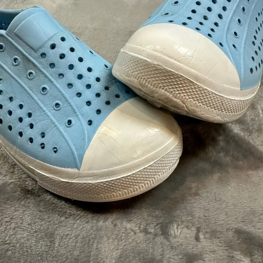 Crewcuts Water Shoes Sandals Rubber Sneaker Perforated Blue Boys Youth 2 Big Kid